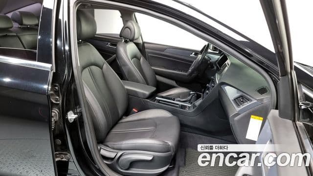 Hyundai LF Sonata гибрид Modern, 2015 10