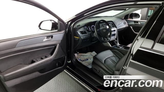 Hyundai LF Sonata гибрид Modern, 2015 11