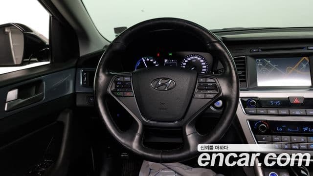 Hyundai LF Sonata гибрид Modern, 2015 13