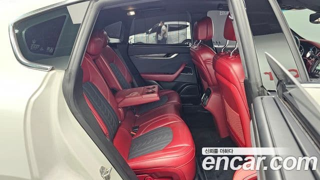 Maserati Levante 3.0 AWD GranLusso, 2017 11