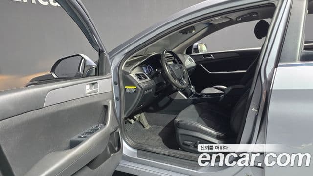 Hyundai LF Sonata Premium, 2017 10