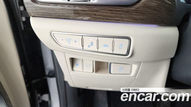 Genesis G90 Premium Luxury, 2020 17