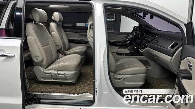 Kia All New Carnival VIP, 2018 10