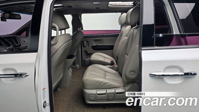 Kia All New Carnival VIP, 2018 12