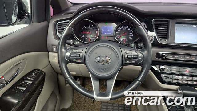 Kia All New Carnival VIP, 2018 14