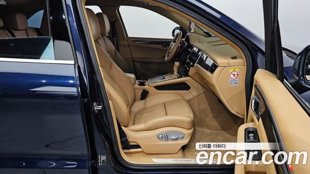 Porsche Macan 95B, 2017 11