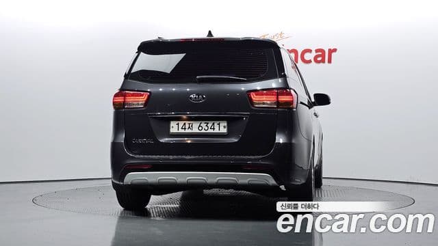 Kia All New Carnival Prestige, 2015 4