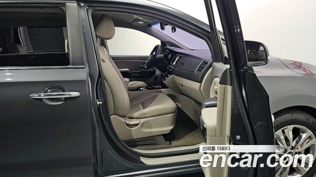 Kia All New Carnival Prestige, 2015 11