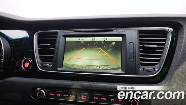 Kia All New Carnival Prestige, 2015 16