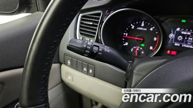 Kia All New Carnival Prestige, 2015 19