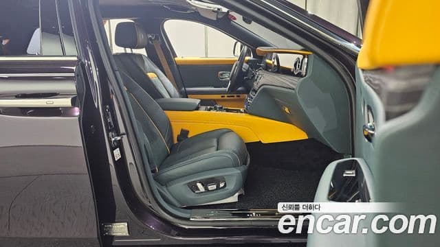 Rolls-Royce 고스트 2세대 6.7 EWB V12, 2021 10