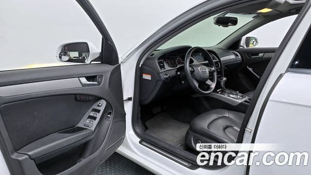 Audi New A4 B8, 2013 11