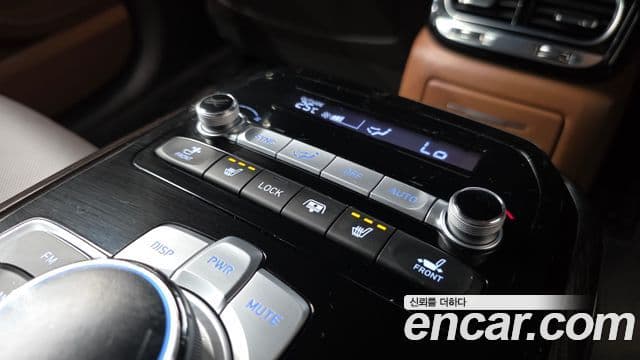 Genesis G90 Luxury, 2019 18