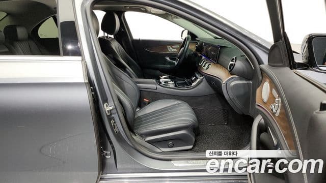 Mercedes-Benz E-класс W213 Exclusive, 2020 11