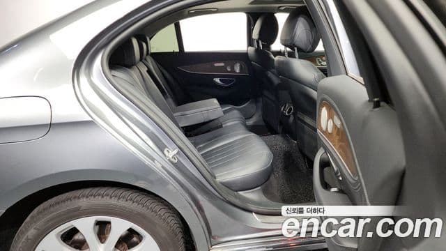 Mercedes-Benz E-класс W213 Exclusive, 2020 12