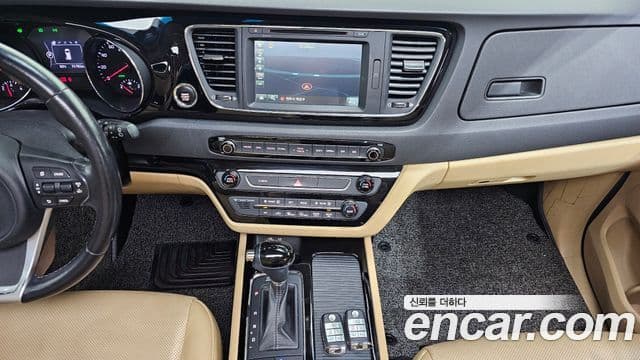 Kia All New Carnival Prestige, 2016 14