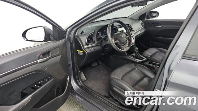 Hyundai Avante AD 1.6 GDI Value Plus, 2017 10