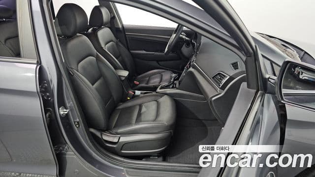 Hyundai Avante AD 1.6 GDI Value Plus, 2017 12