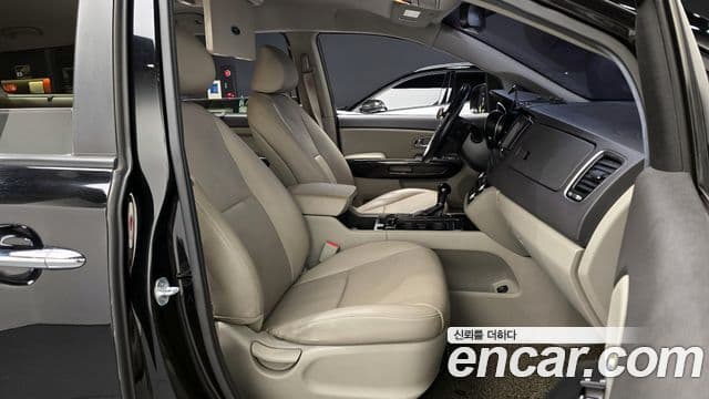 Kia All New Carnival Prestige, 2015 10