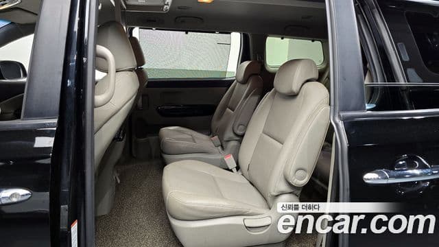 Kia All New Carnival Prestige, 2015 12