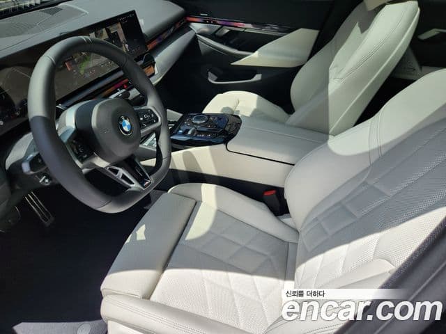 BMW 5시리즈 (G60) 520i M Sport, 2025 10
