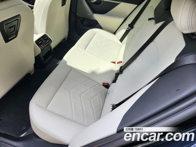 BMW 5시리즈 (G60) 520i M Sport, 2025 11