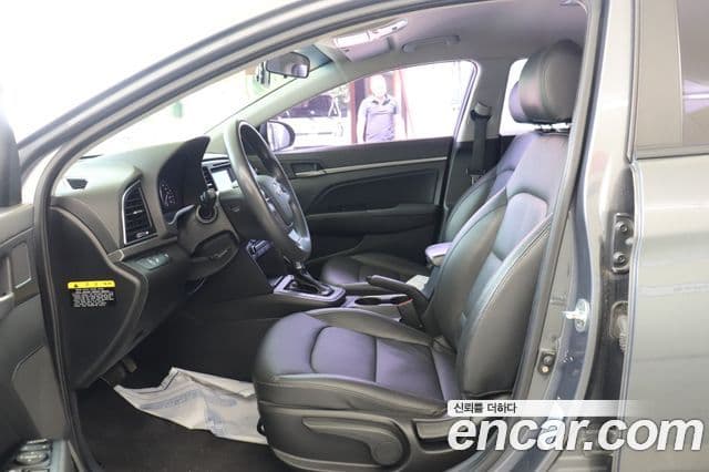 Hyundai Avante AD 1.6 GDI Value Plus, 2017 10