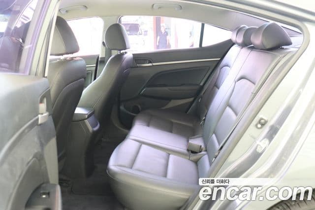Hyundai Avante AD 1.6 GDI Value Plus, 2017 11