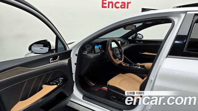 Kia K5 3세대 Signature, 2023 11