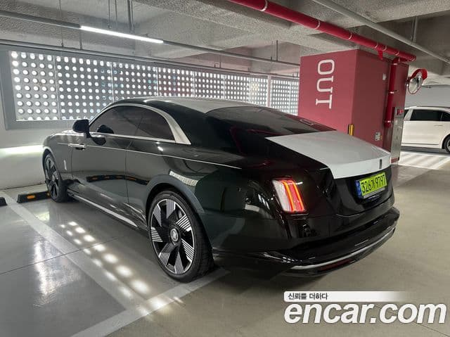 Rolls-Royce Spectre купе, 2024 4