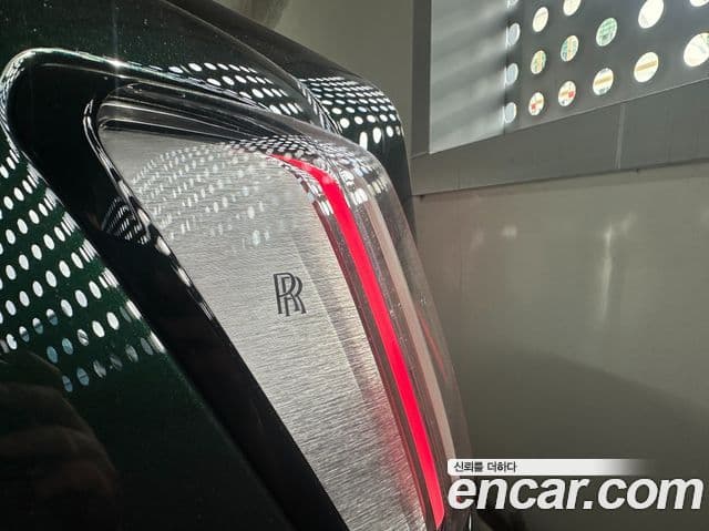 Rolls-Royce Spectre купе, 2024 7