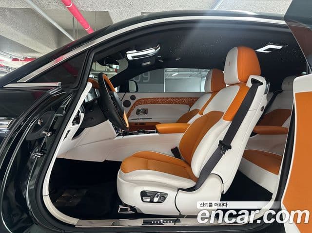 Rolls-Royce Spectre купе, 2024 9