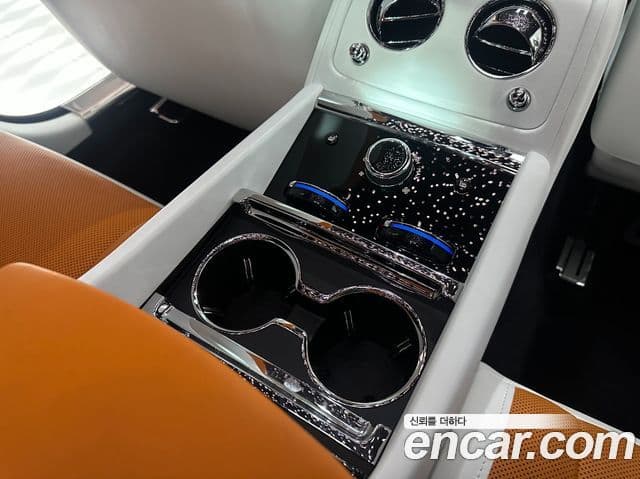 Rolls-Royce Spectre купе, 2024 18