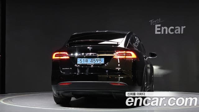 Tesla модель X, 2019 4