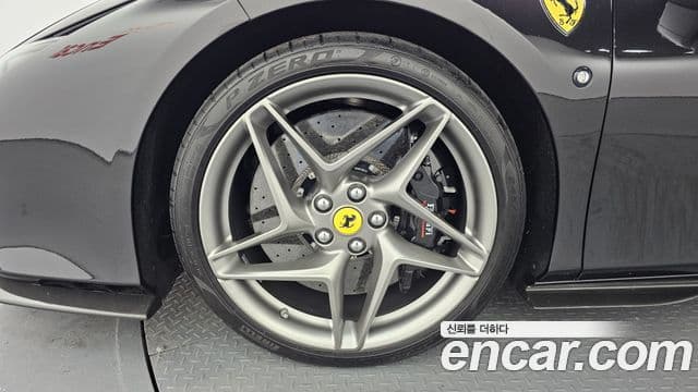 Ferrari F8 트리뷰토 3.9 V8, 2022 все фото