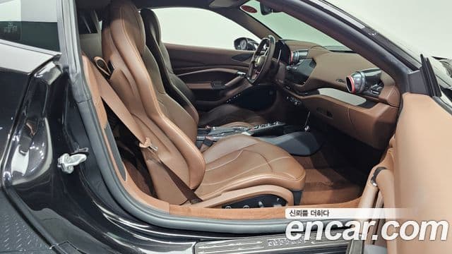 Ferrari F8 트리뷰토 3.9 V8, 2022 11