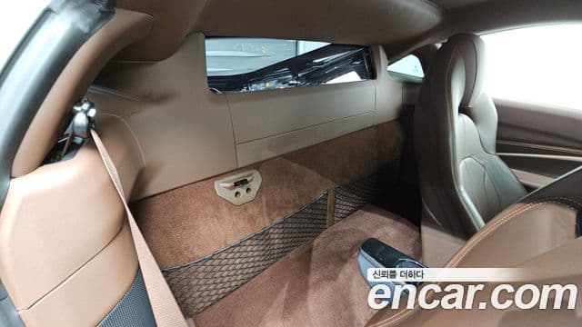 Ferrari F8 트리뷰토 3.9 V8, 2022 12