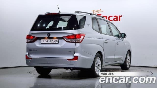 KG모빌리티(SsangYong) Korando 투리스모 4WD GT 11인승, 2014 2