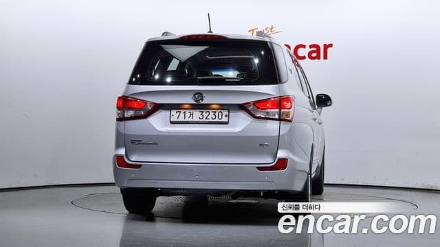 KG모빌리티(SsangYong) Korando 투리스모 4WD GT 11인승, 2014 4