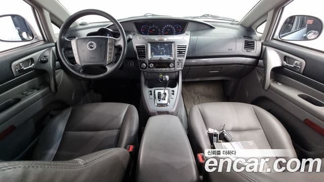 KG모빌리티(SsangYong) Korando 투리스모 4WD GT 11인승, 2014 7