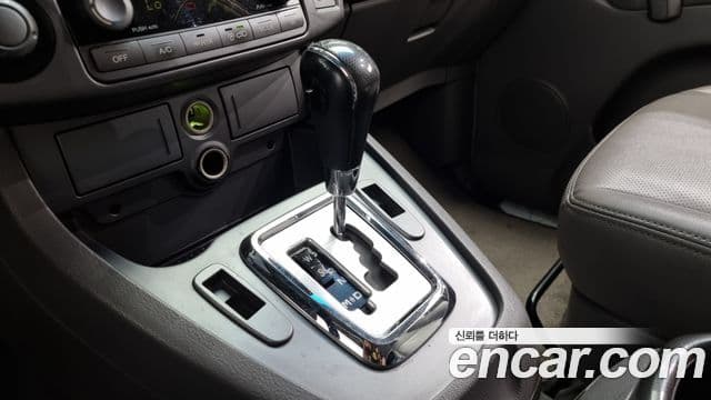 KG모빌리티(SsangYong) Korando 투리스모 4WD GT 11인승, 2014 9