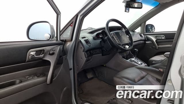 KG모빌리티(SsangYong) Korando 투리스모 4WD GT 11인승, 2014 10