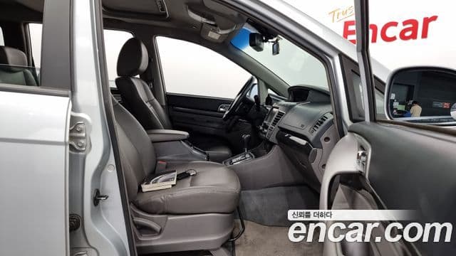 KG모빌리티(SsangYong) Korando 투리스모 4WD GT 11인승, 2014 11