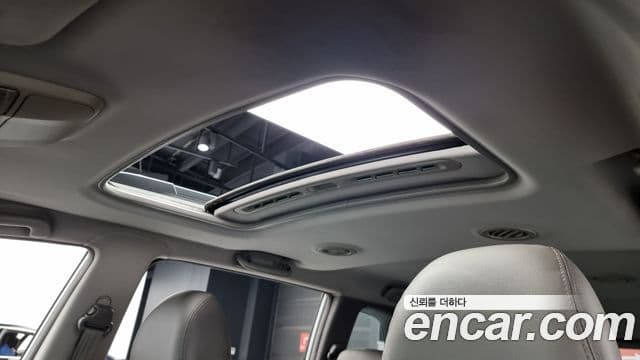 KG모빌리티(SsangYong) Korando 투리스모 4WD GT 11인승, 2014 19