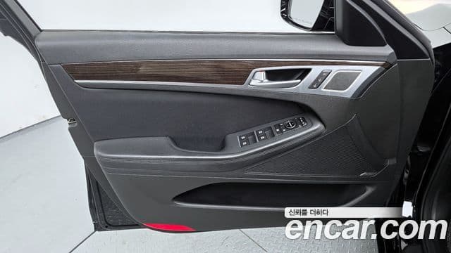 Genesis G80 Premium Luxury, 2017 16