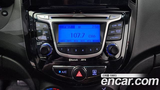 Hyundai Accent(новый кузов / новое поколение) Premier, 2012 18