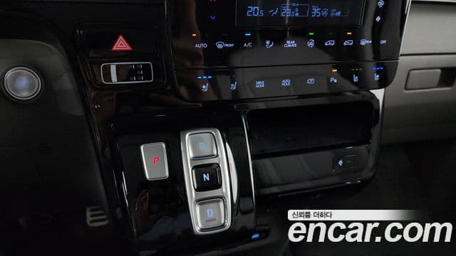 Hyundai Staria лимузин, 2023 9