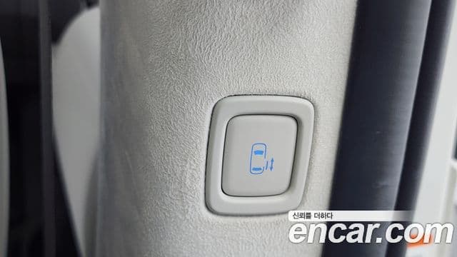 Hyundai Staria лимузин, 2023 18