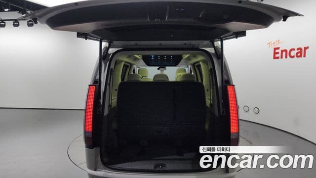 Hyundai Staria лимузин, 2023 20