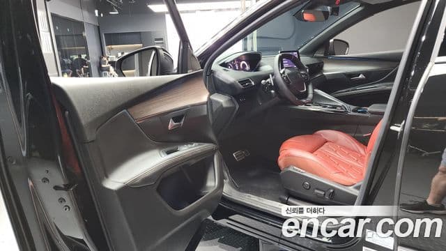 Peugeot 5008 2세대 1.2 Pure Tech GT, 2024 10